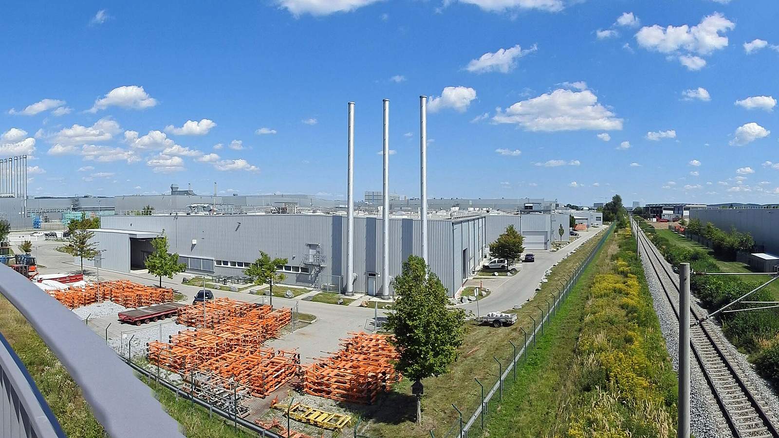 BMW opens its Irlbach-Straßkirchen battery plant for the new i3