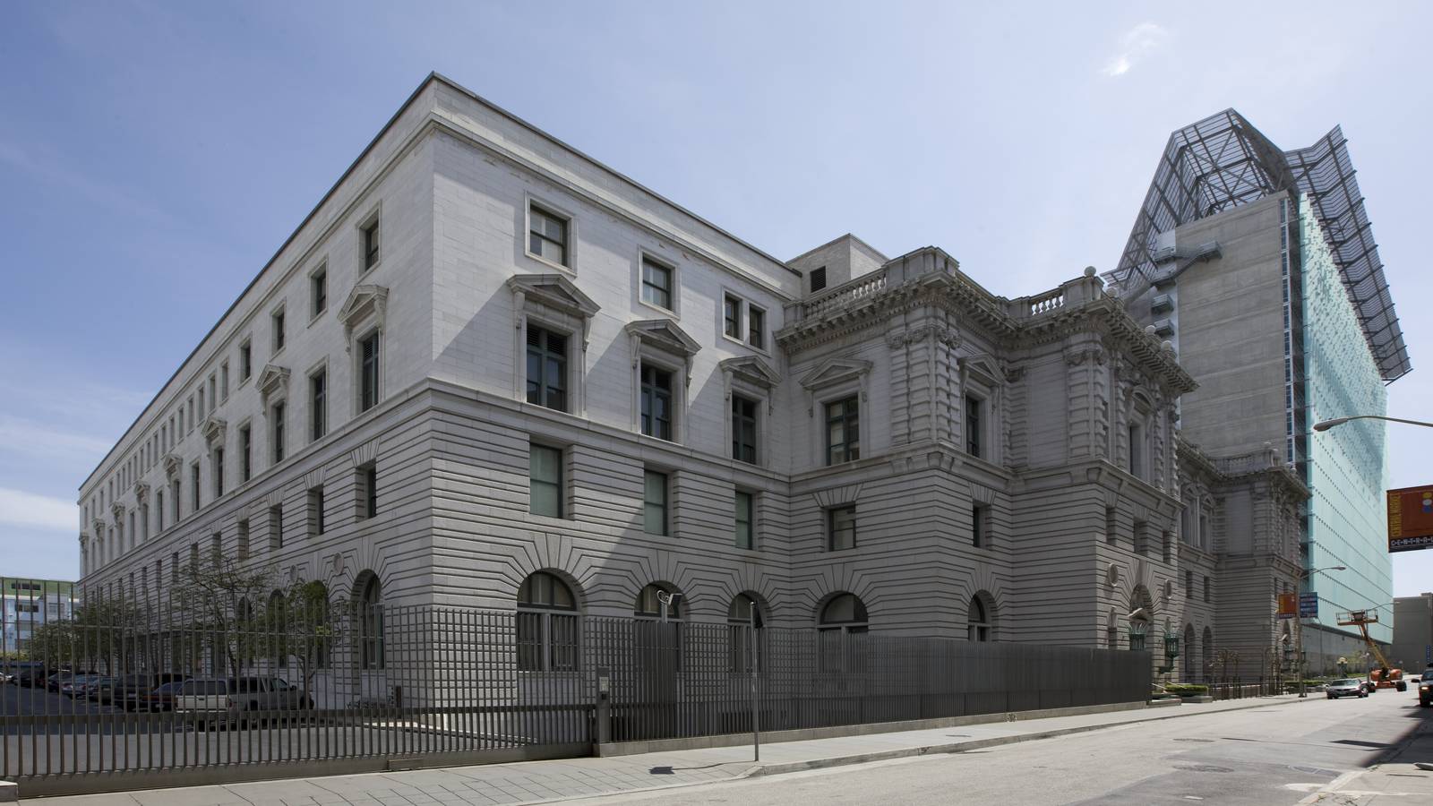 The white granite James R. Browning U.S. Court of Appeals building in San Francisco on a clear day