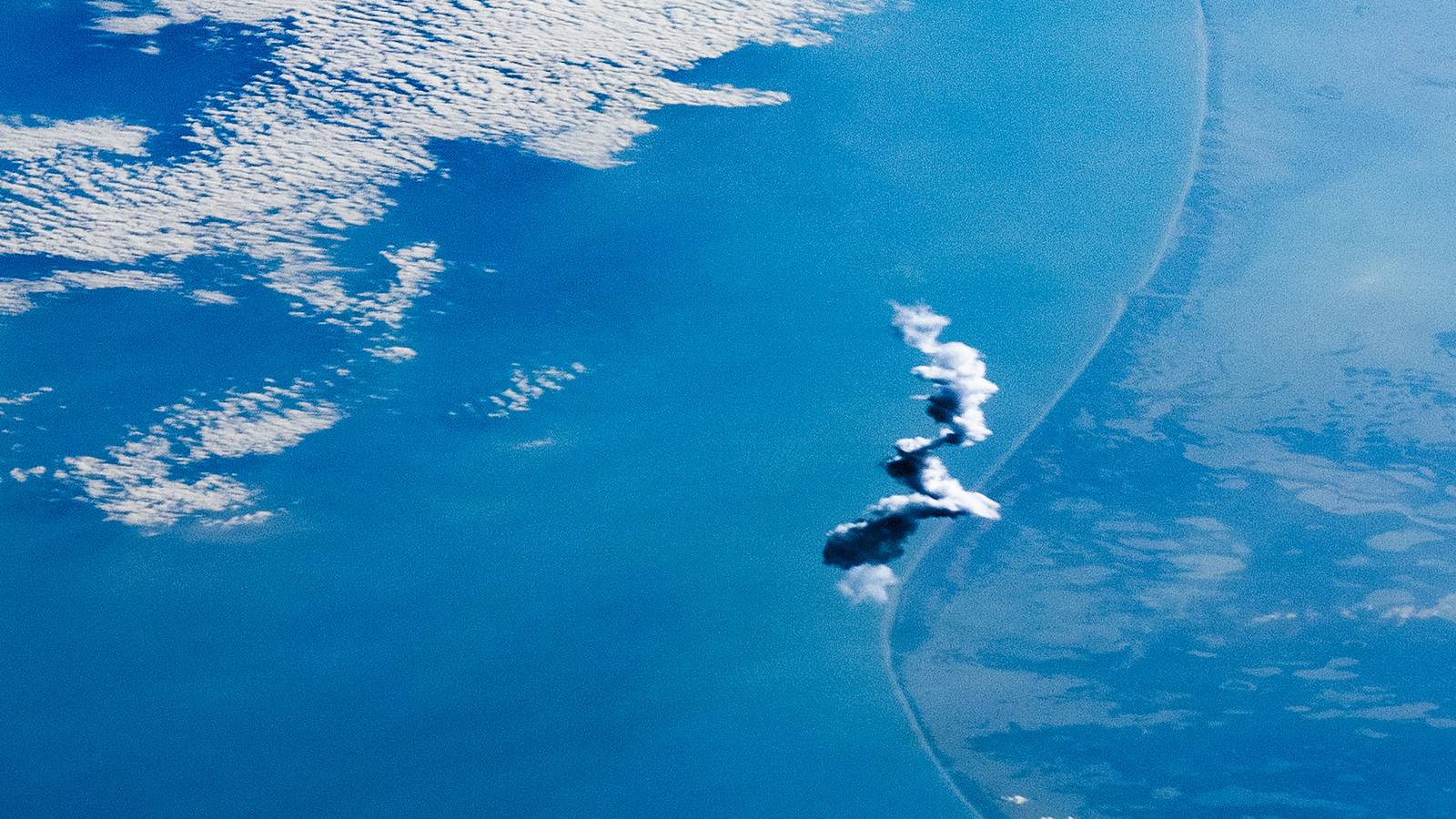 SpaceX's Starship reaches orbit and releases 26 Starlink V3s
