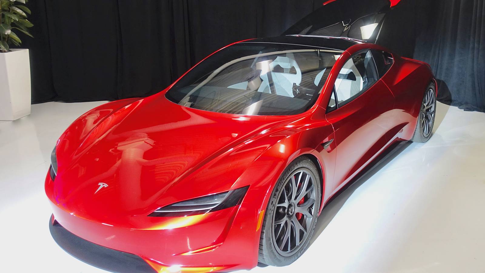 Tesla's new Roadster reveal moves to 15 October