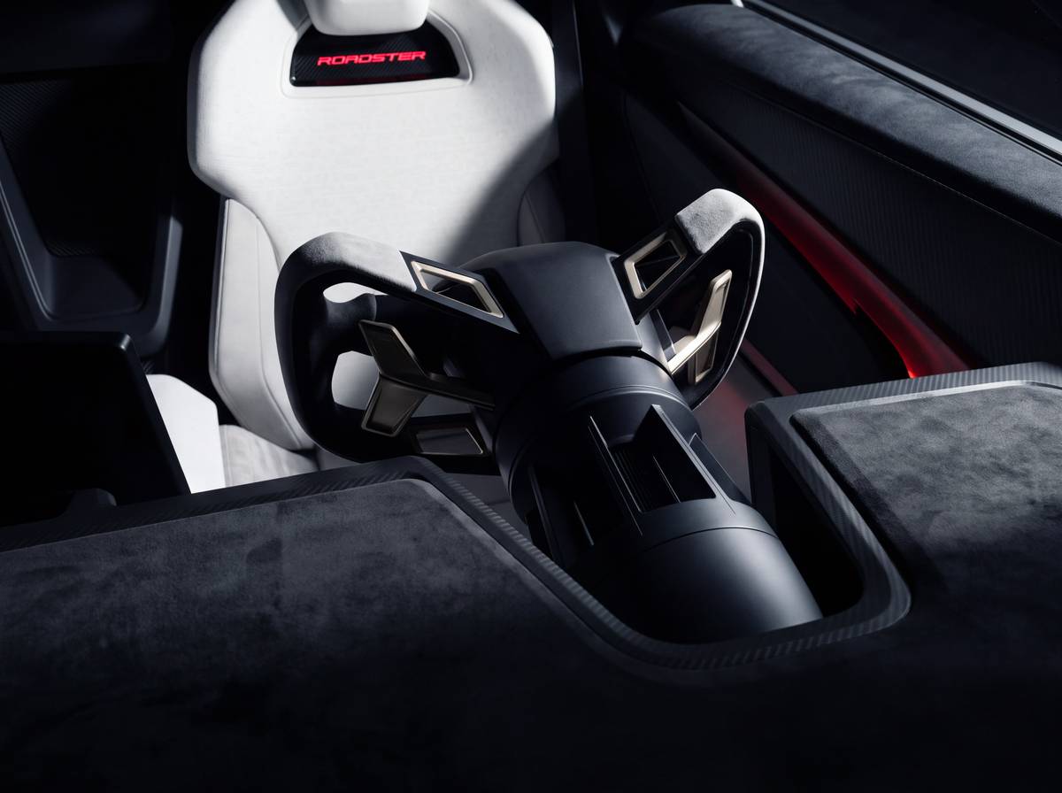 Tesla Roadster specs, trim by trim, vs the 2017 promise
