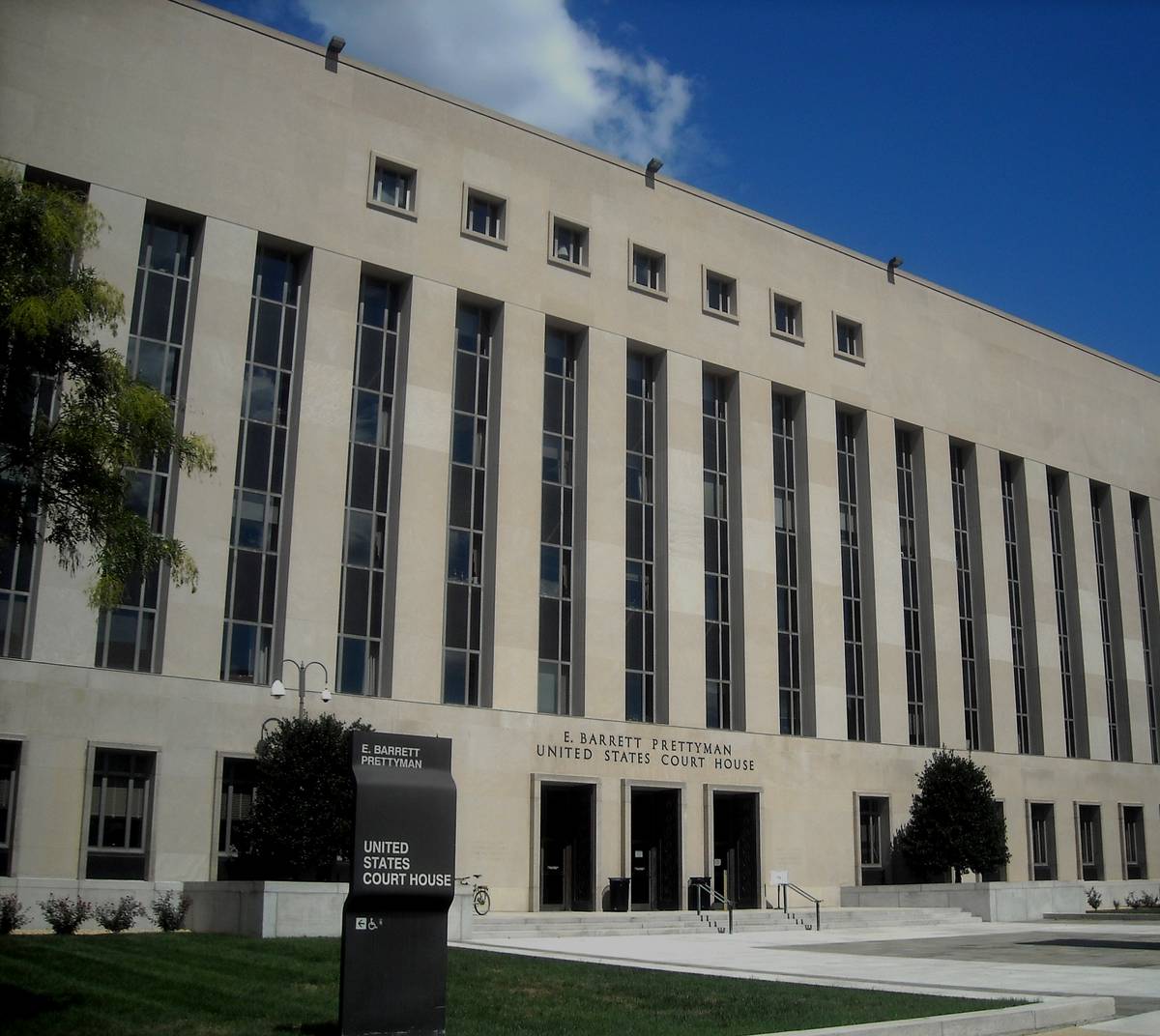 E. Barrett Prettyman United States Courthouse exterior