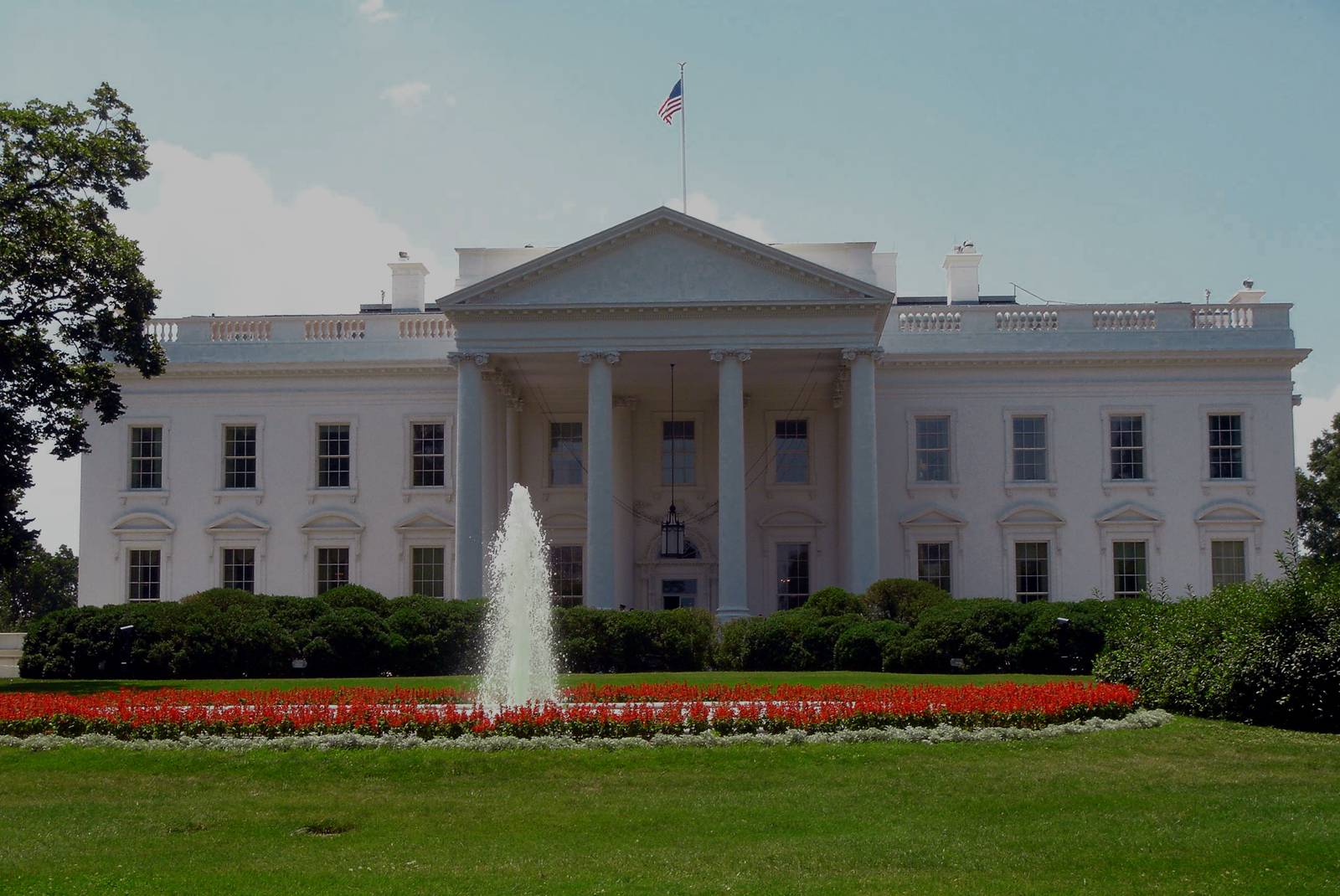 North façade of the White House, building exterior