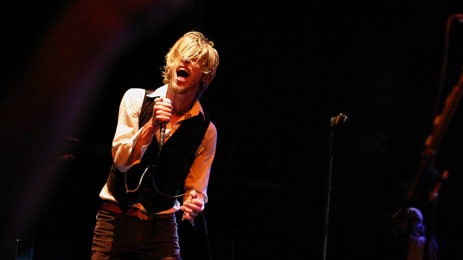 Blindside singer Christian Lindskog performs at The Roxy in Atlanta on 10 August 2005.